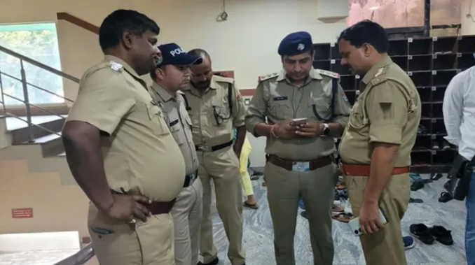 महाराष्ट्र के आनंदमठ आश्रम प्रमुख पर दुष्कर्म और POCSO के तहत केस दर्ज, पुलिस ने शुरू की तलाश